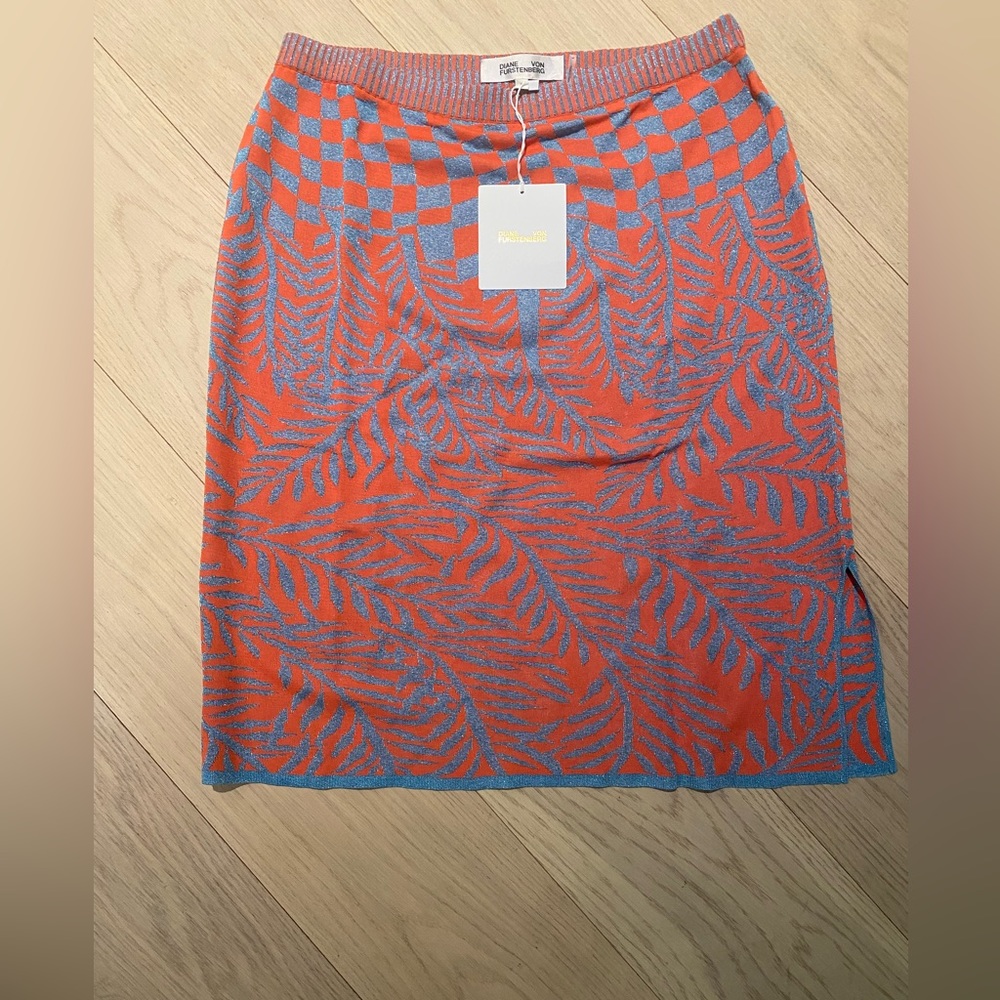 NWT DVF DIANE VON FURSTENBERG Cruz Metallic Jacquard-Knit Mini Skirt Size L - Picture 3 of 4